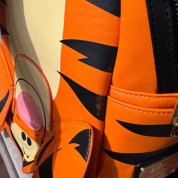 Loungefly Tigger Backpack Disney - Orange and Black - Picture 3 of 6